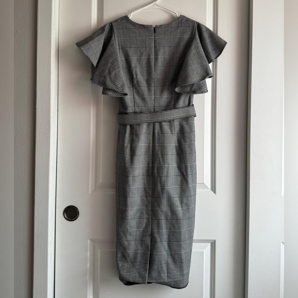 Eliza J grey short sleeve dress with belt, size size 2 - Picture 3 of 10